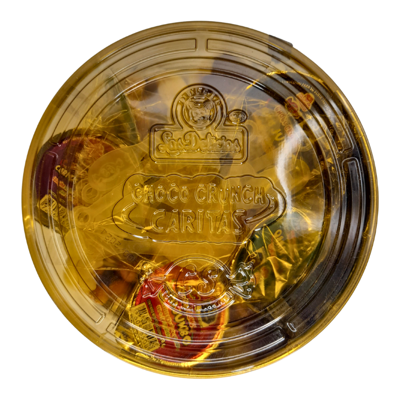 golosina cremosa con sabores choco-fresa y fresa-vainilla acompañada con galleta