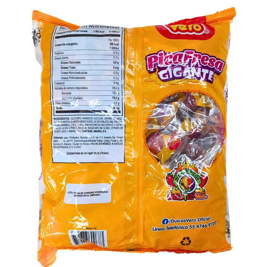 goma de grenetina sabor fresa cubierta con chilito en polvo pica fresa gigante vero